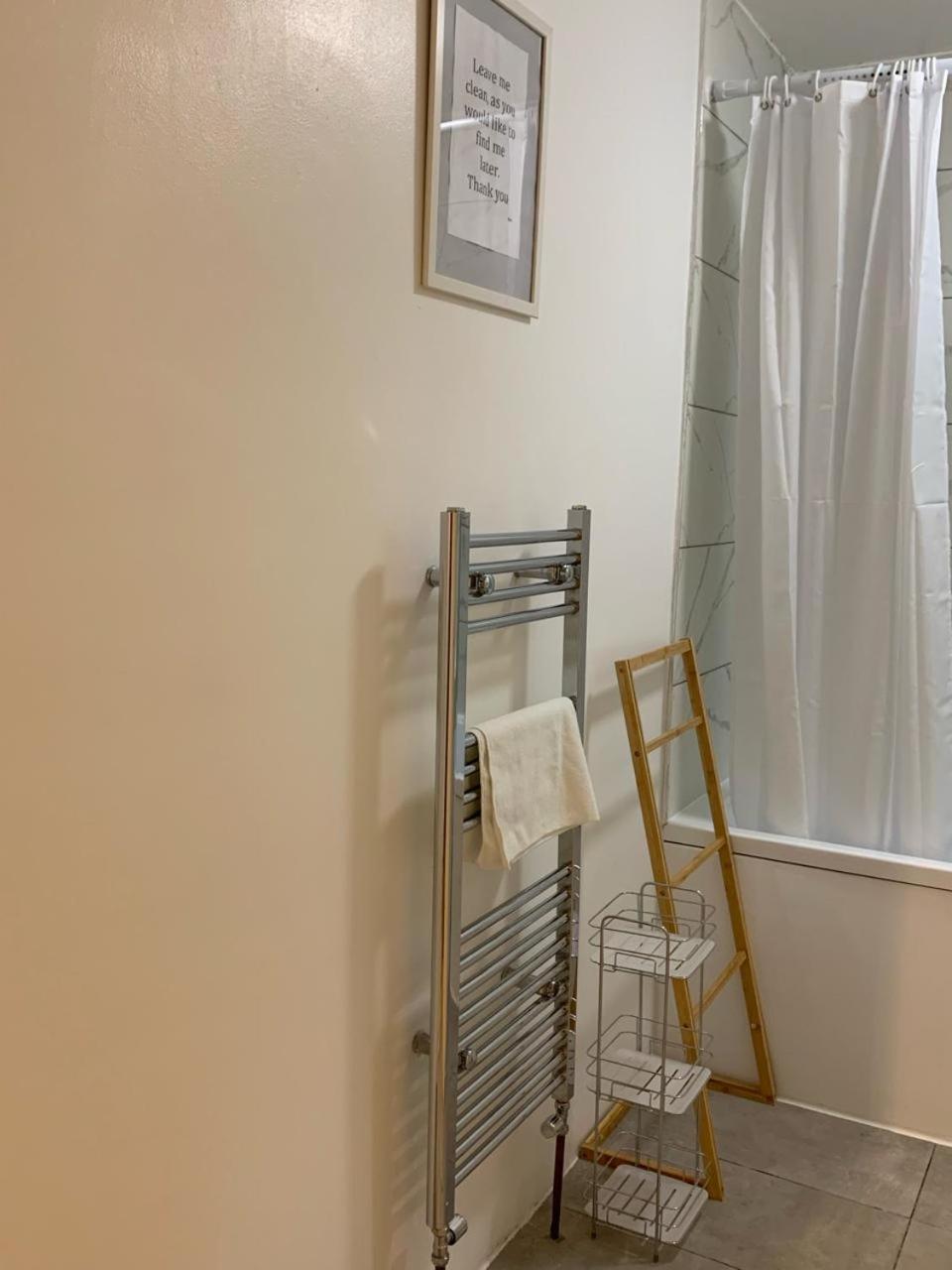 Апартаменты Cobbold Court Share Flat Лондон Экстерьер фото