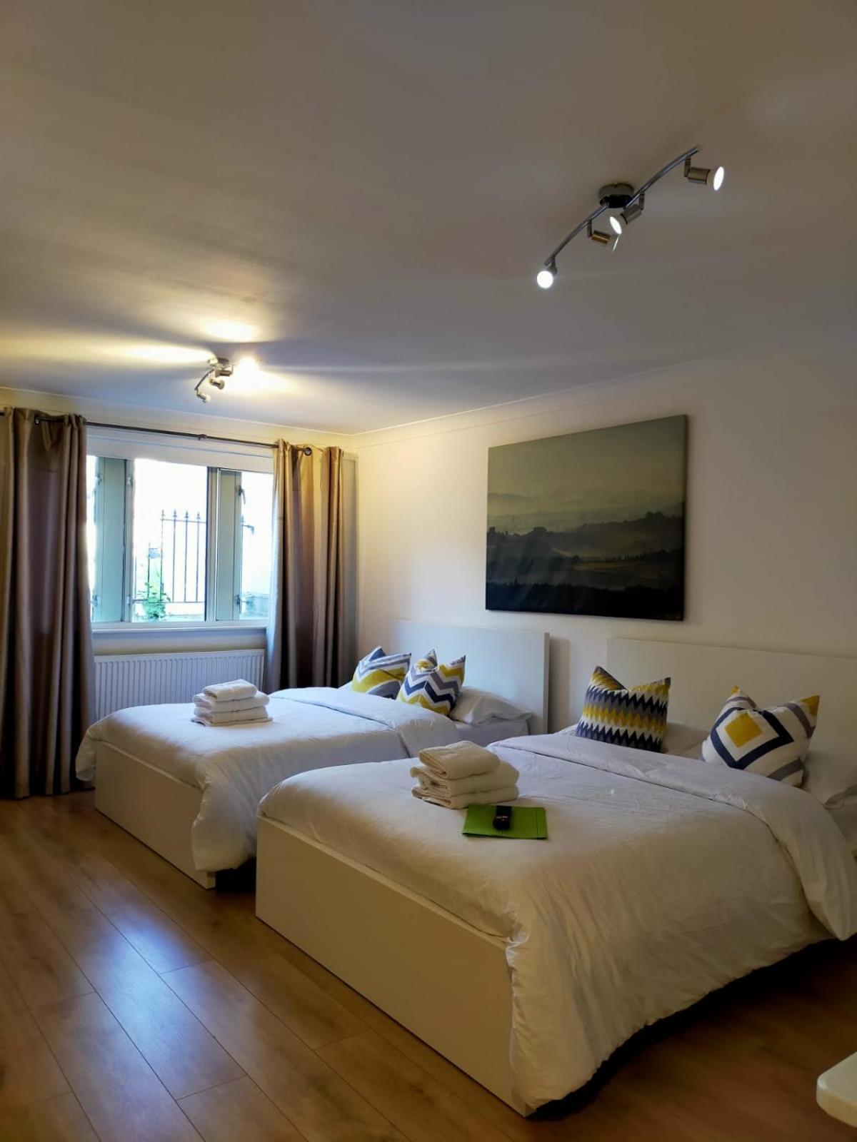 Апартаменты Cobbold Court Share Flat Лондон Экстерьер фото